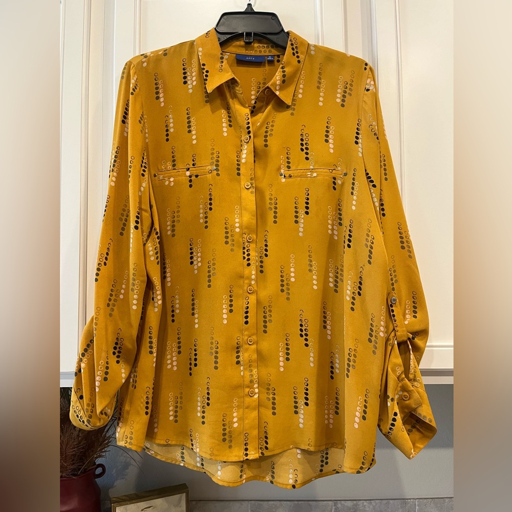Womens Apt. 9 button down blouse size XL